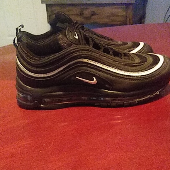 97 air maxes - Picture 2 of 4